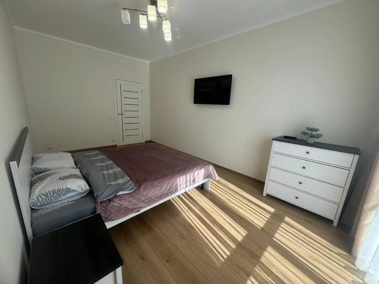 Просторі Апартаменти У Новобудові Вул Вашингтона Lviv Apartment