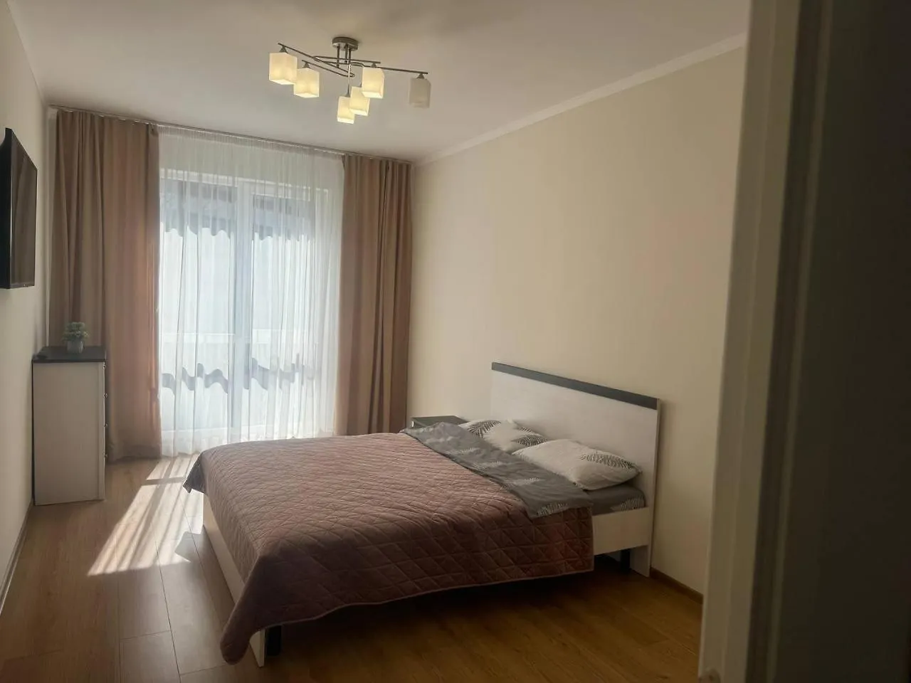 Просторі Апартаменти У Новобудові Вул Вашингтона Lviv