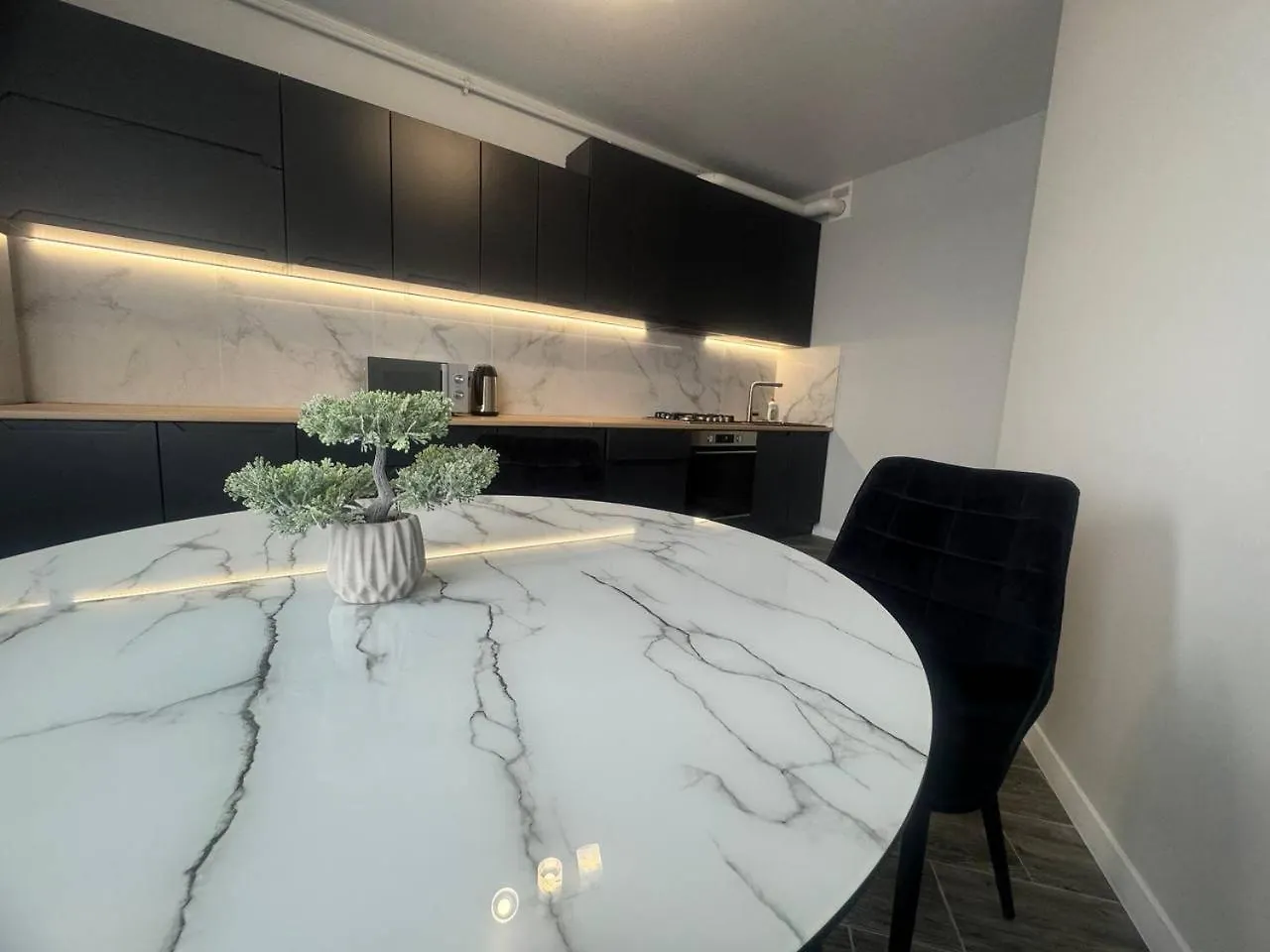 Просторі Апартаменти У Новобудові Вул Вашингтона Lviv Apartment
